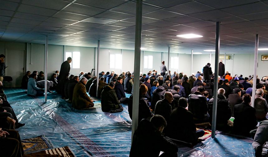 Oğlaklı TOKİ'de vatandaşlardan Ramazan öncesi cami talebi