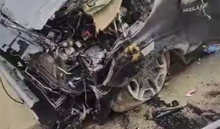 Diyarbakır'da pikap bariyerlere ok gibi saplandı: 2 yaralı