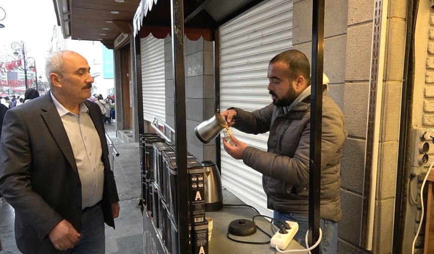 Diyarbakır'da Kürt Kahvesi'ne yoğun ilgi
