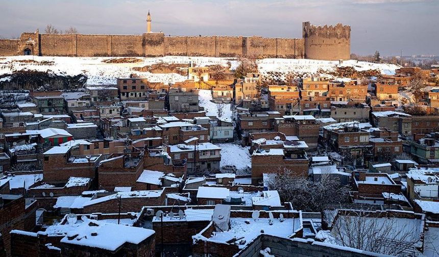 Uyarı Merkezi Diyarbakır ve Batman'ı uyardı: Kar ve sağanak geri dönüyor