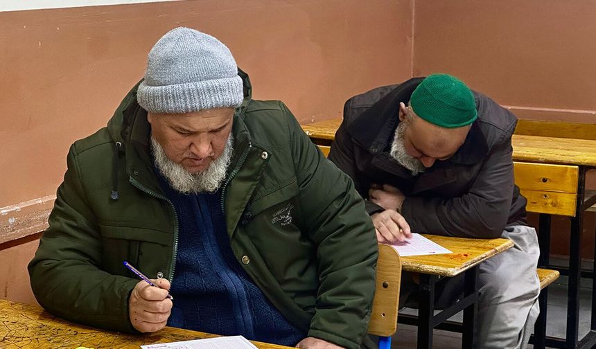 Yetişkin katılımcılardan Siyer Yarışması’na tam not