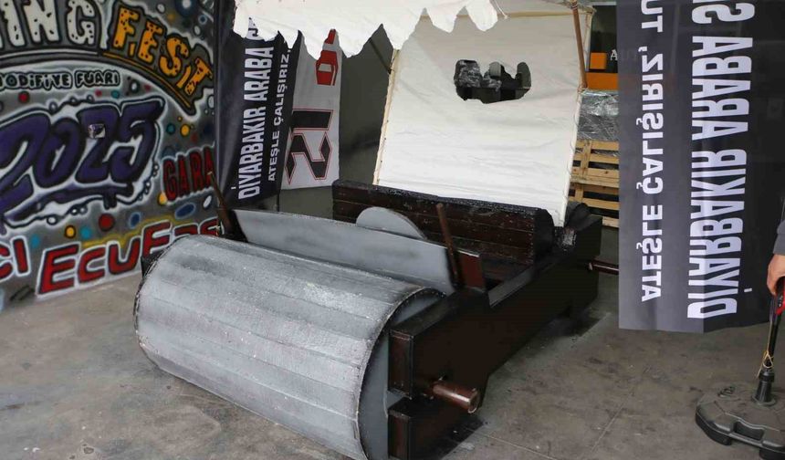 Diyarbakır'da "Taş devri" aracına yoğun ilgi