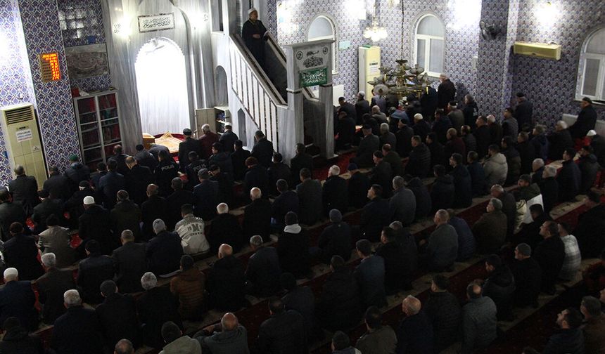 Diyarbakır'da bayram namazı heyecanı: Camiler doldu taştı