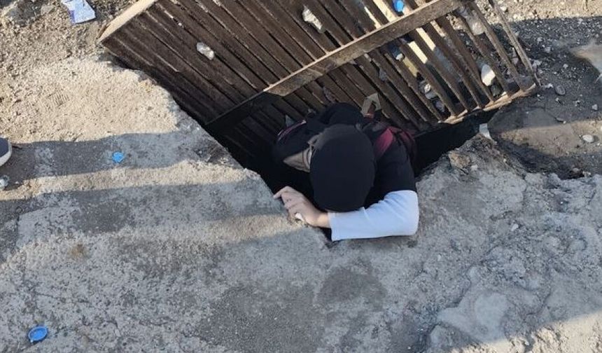 Bastığı gider mazgalı kayan kız öğrenci, 1 buçuk metrelik çukura düştü