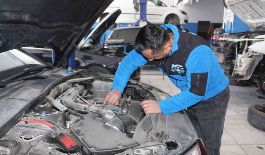 Araç yangınlarında 'yakıt ve yağ kaçağı' detayı