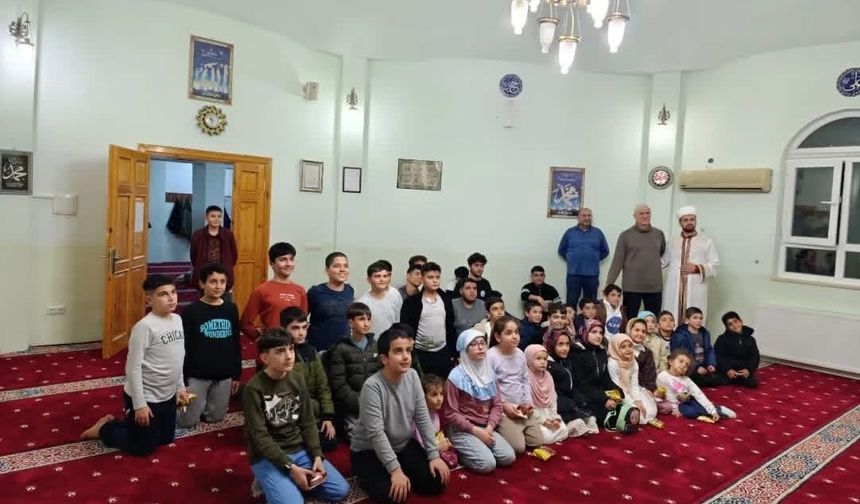 Çüngüş'te Kadir Gecesi dualarla idrak edildi