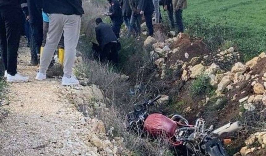Devrilen motosikletin sürücüsü hayatını kaybetti