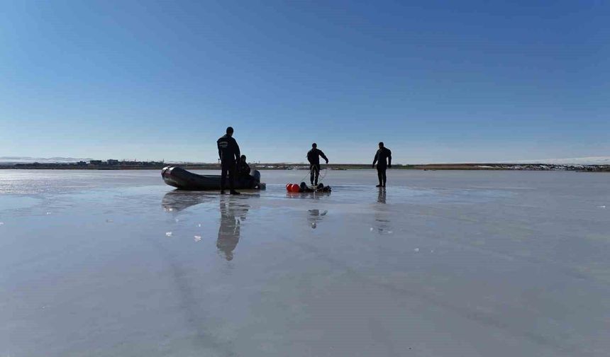 Diyarbakır'da SAK timi arama faaliyetleri esnasında delil de topluyor