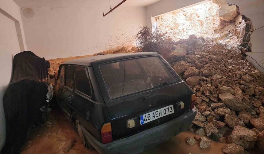 Gaziantep'te şiddetli yağmur duvarı yıktı