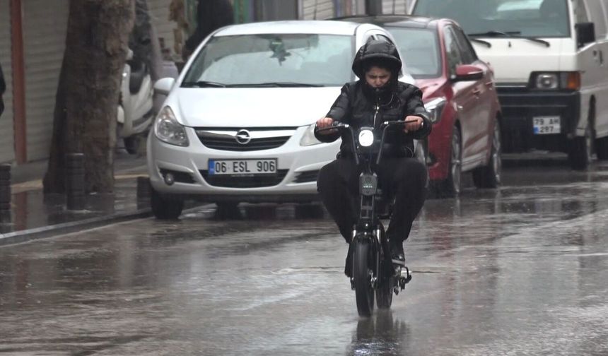 Kilis'te sağanak yağış ve sis etkili oluyor