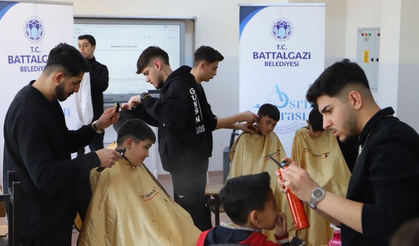 Çocuklar bayrama tıraş olarak hazırlandı