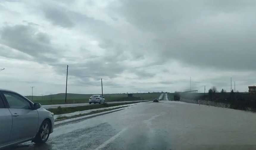 Silvan–Diyarbakır Karayolu sular altında kaldı