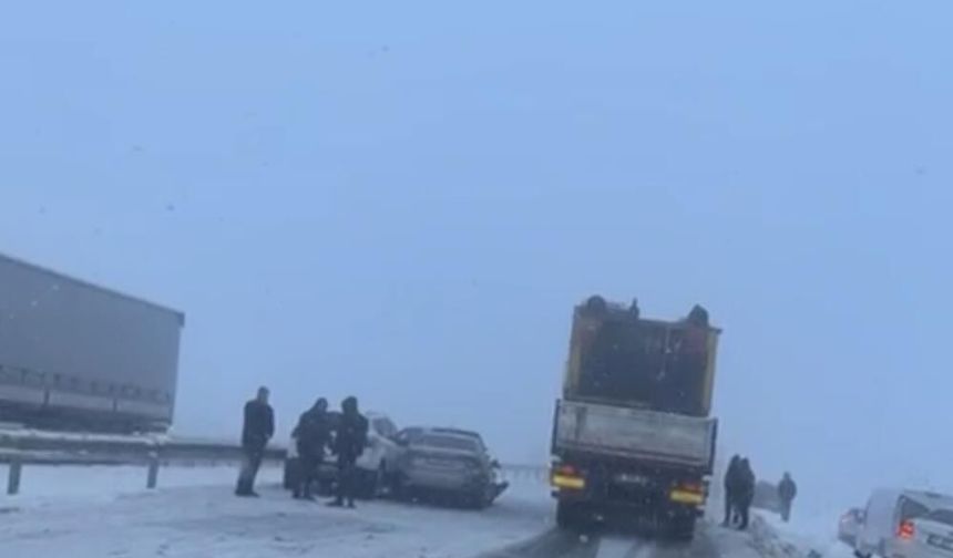 Diyarbakır’da 10 araçlı zincirleme kaza