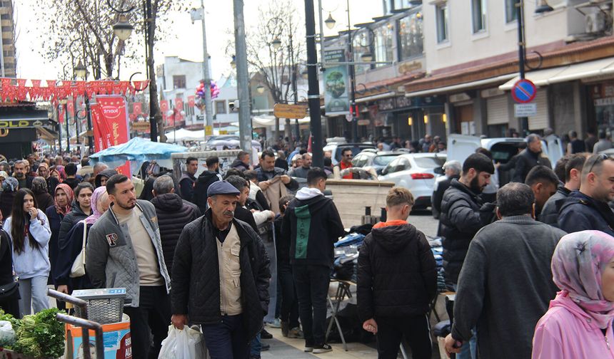 Diyarbakır'da çarşı ve pazarlarda bayram hareketliliği