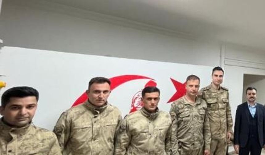 Diyarbakır'da Kaymakam, askerle iftarda bir araya geldi