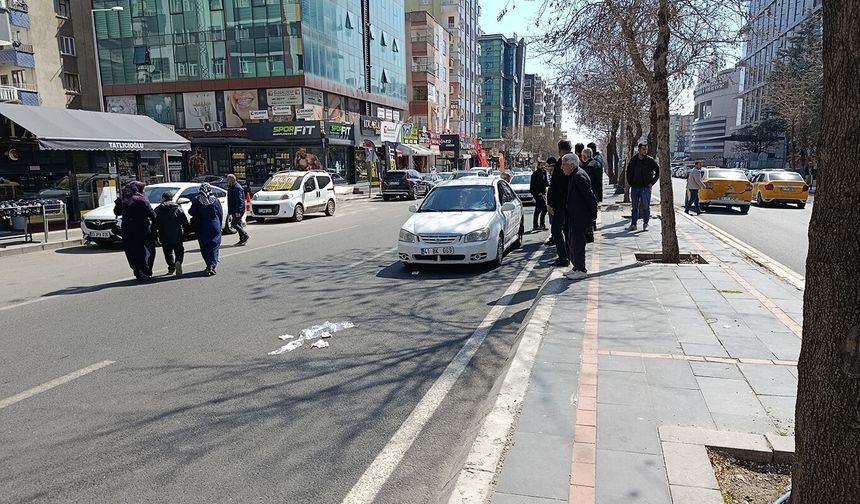 Diyarbakır'da otomobil yayaya çarptı