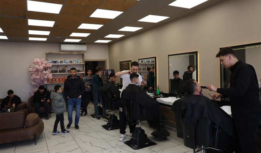 Diyarbakır'da berberler yoğunluk nedeniyle randevu sistemine geçti