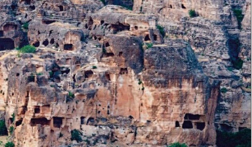Diyarbakır'daki Hasuni Mağaraları tarihe ışık tutuyor