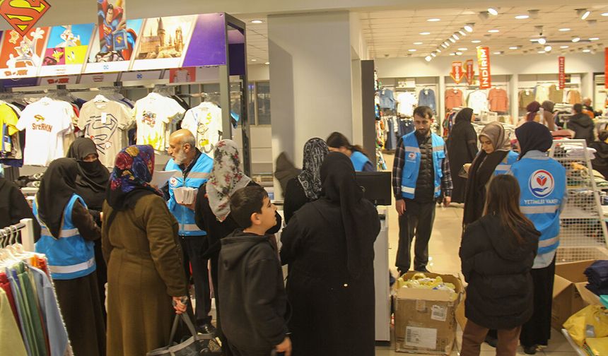 Diyarbakır’da yetim çocuklara bayramlık desteği