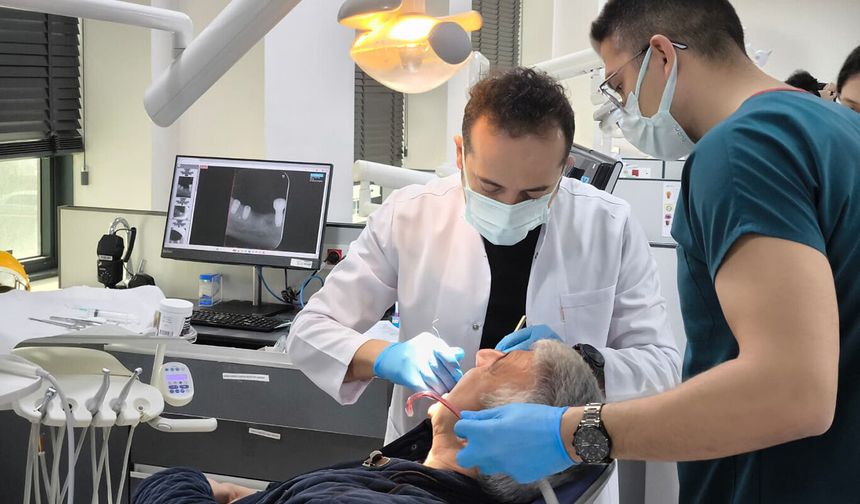 Kırmızıgül: Diş kaybı sonrası implant gecikirse tedavi zorlaşıyor