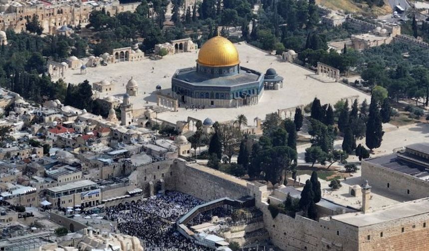 Mescid-i Aksa'nın kapatılmasına 8 ülkeden ortak tepki