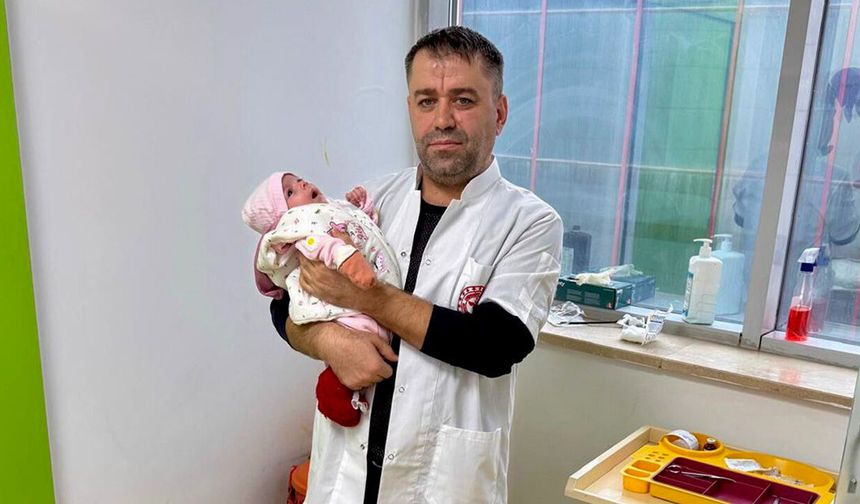 Gastroşizisli bebek Diyarbakır'da hayata tutundu