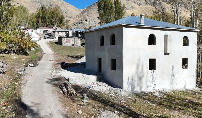 36 yıl aradan sonra gelen cami sevinci