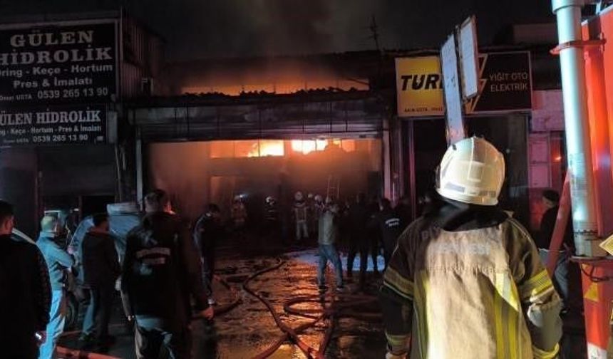 Diyarbakır'da oto tamir dükkanında yangın