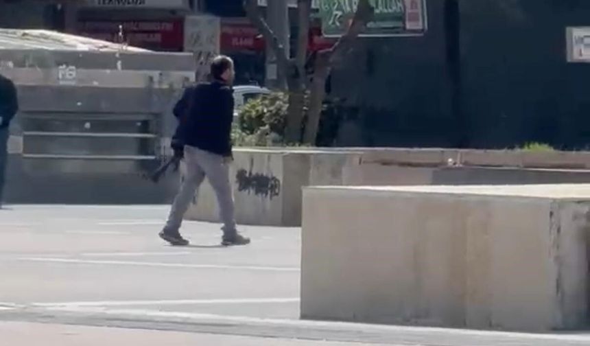 Elinde silahla polise kendini ihbar etti, etrafa ateş açtı