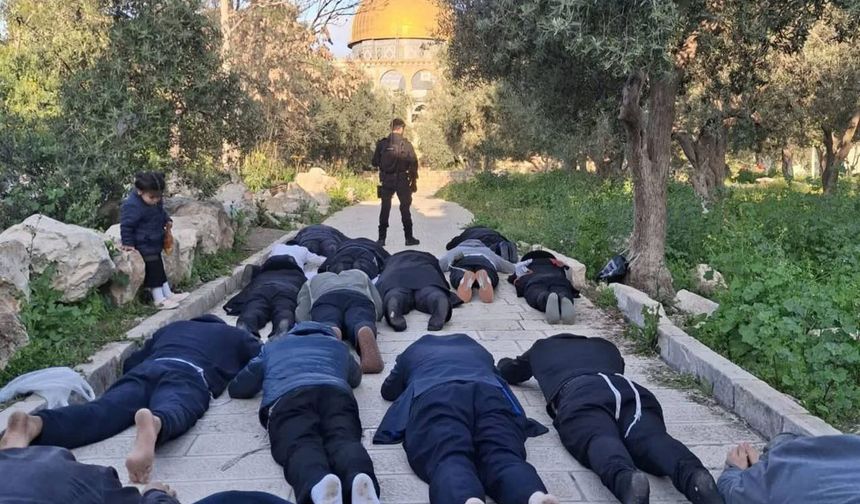 Aksa'da provokasyon: Yahudilerden baskın ve Talmudik ayin