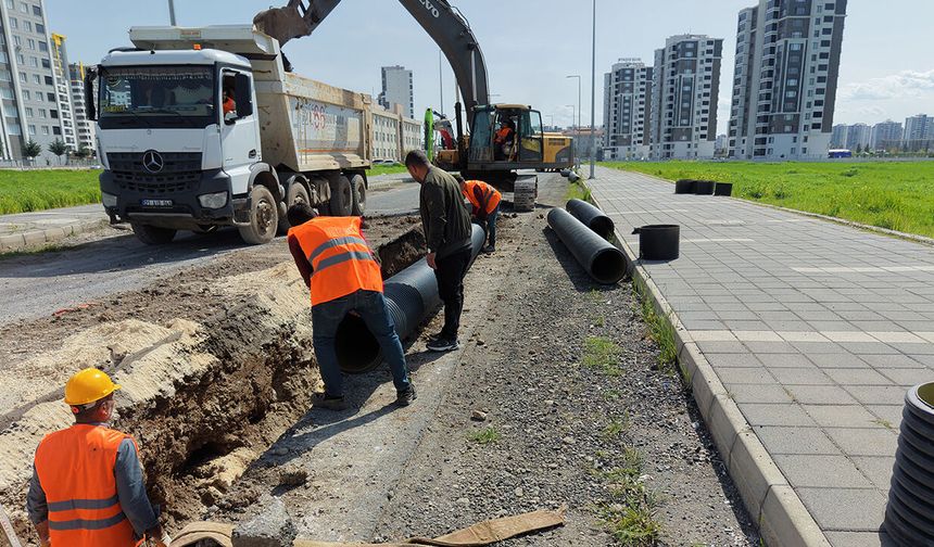 Diyarbakır'da yağmur suyu hattı çalışmaları sürüyor