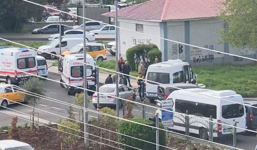 Diyarbakır Toptancılar Sitesi Kavşağı'nda kaza: 3 yaralı