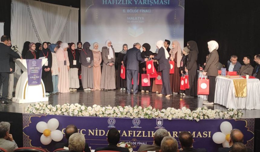Genç Nida Hafızlık yarışmasında bölge birincileri belli oldu