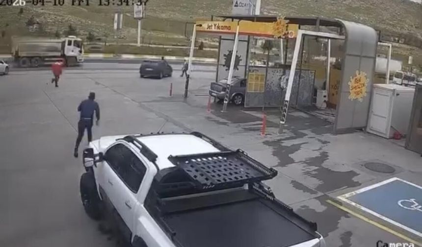 Mardin’de el freni unutulan araç anayola kadar ilerledi