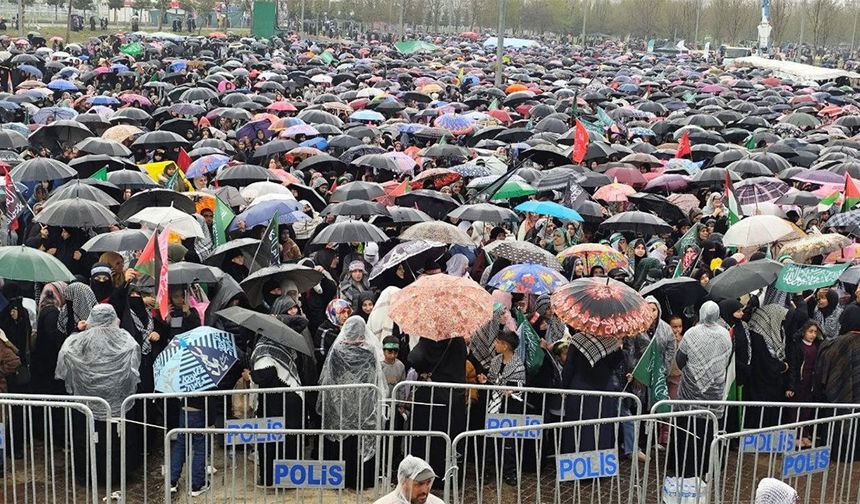 Mevlid-i Nebi mitingi Diyarbakır'da yoğun bir katılımla başladı