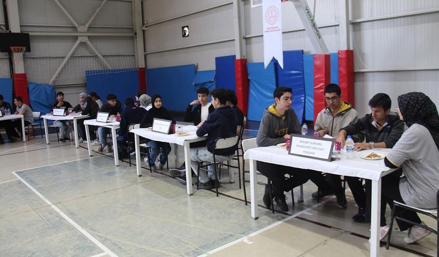 Temel Dini Bilgiler Yarışmasında birinci Bismil Fen Lisesi oldu