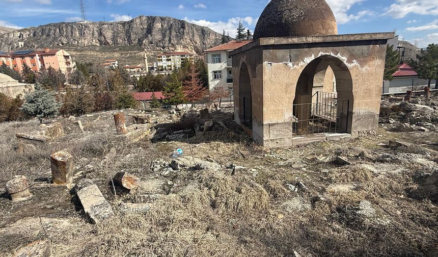 "Tarihi mezarlıklar koruma altına alınsın" çağrısı