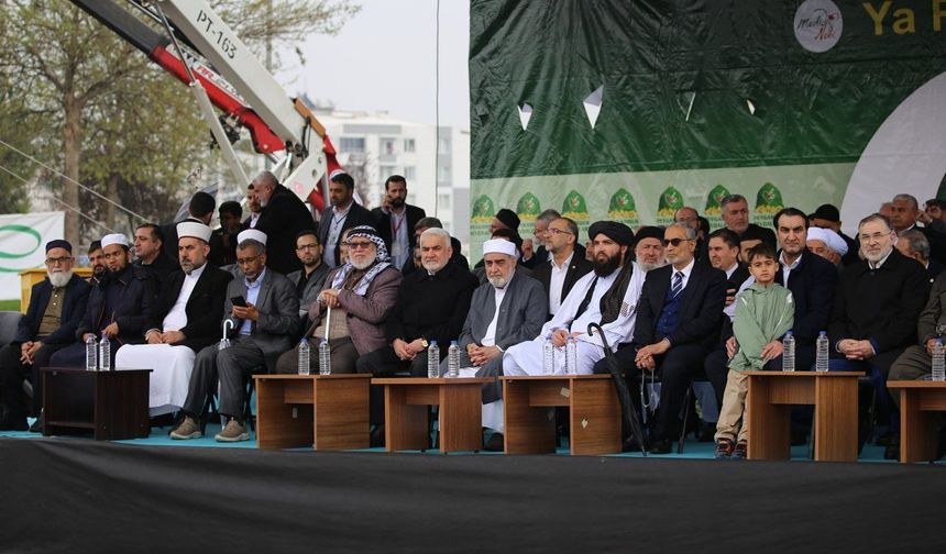 Yurt içi ve yurt dışından çok sayıda misafir Diyarbakır'a geldi