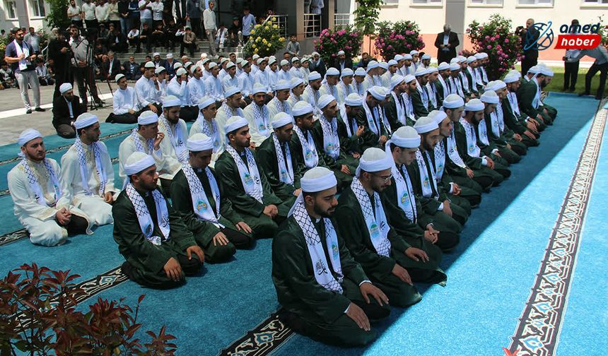 Diyarbakır'da 72 talebe icazetlerini aldı