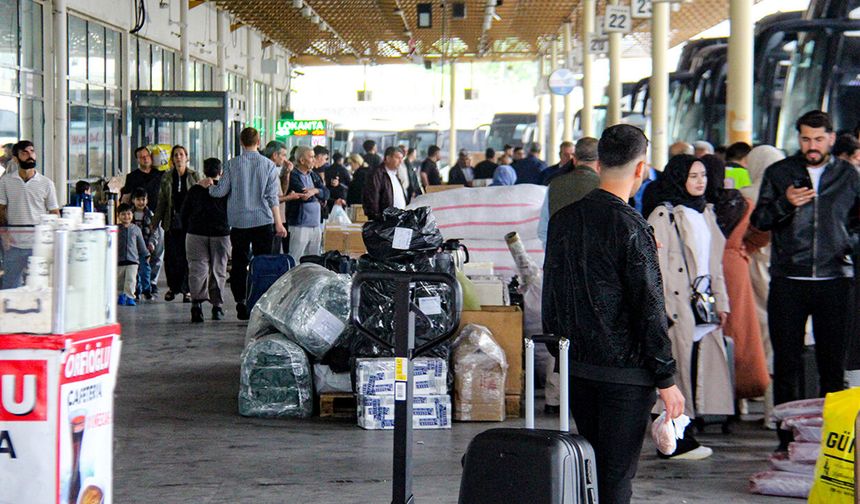Kurban Bayramı öncesi Diyarbakır Otogarı'nda yoğunluk