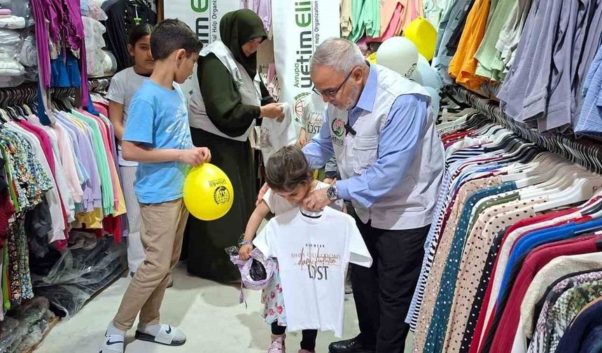 Diyarbakır'da yetim çocuklara bayramlık hediyesi