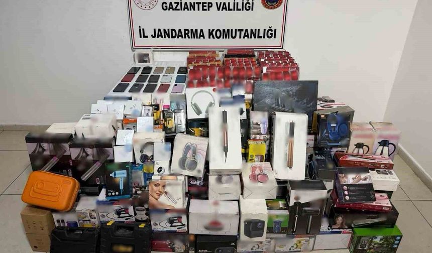 Gaziantep'te çok sayıda kaçak malzeme ele geçirildi: 1 gözaltı