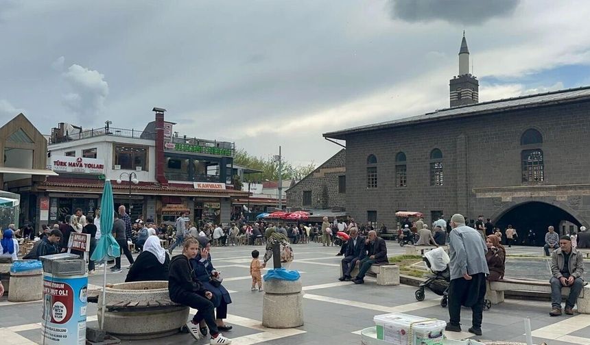 Diyarbakır'da son 17 yıldır aile yapısı değişiyor