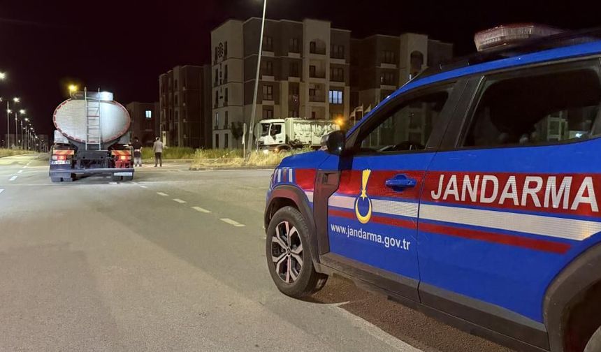 Diyarbakır'da halk otobüsü ile otomobil çarpıştı: 2 ölü, 5 yaralı