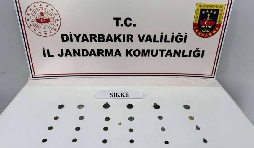 Diyarbakır'da tarihi eser operasyonu: 31 parça ele geçirildi