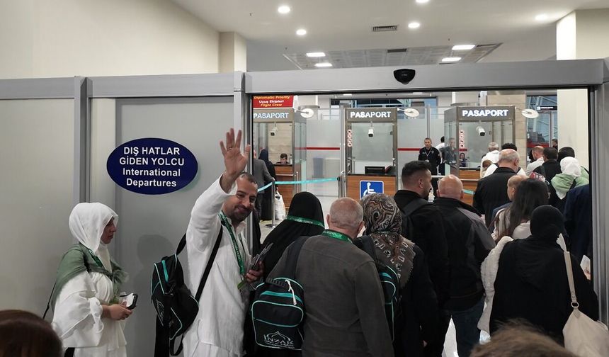 Diyarbakır'da hacı adayları dualarla uğurlandı