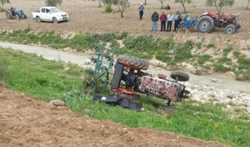 Kilis’te traktör devrildi: Sürücü hayatını kaybetti