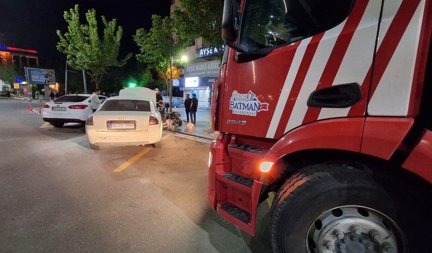 Park halindeki araç yangını son anda fark edildi