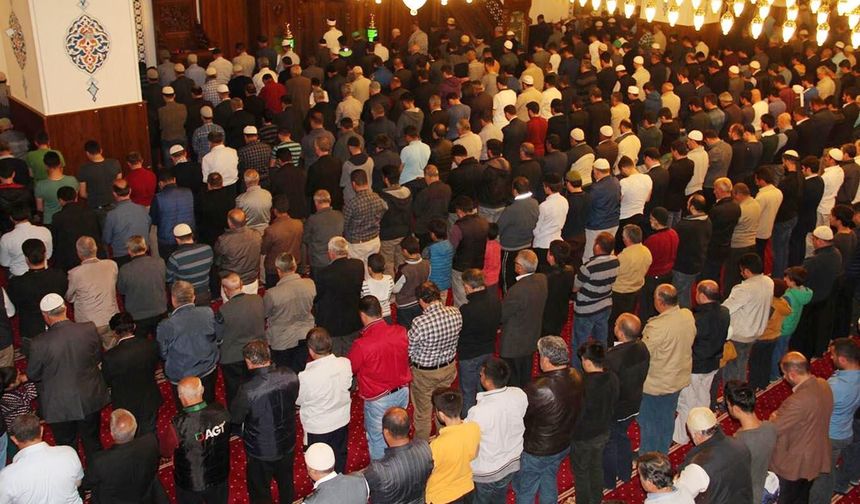 Ağrı’da bayram namazı hangi vakitte kılınacak?