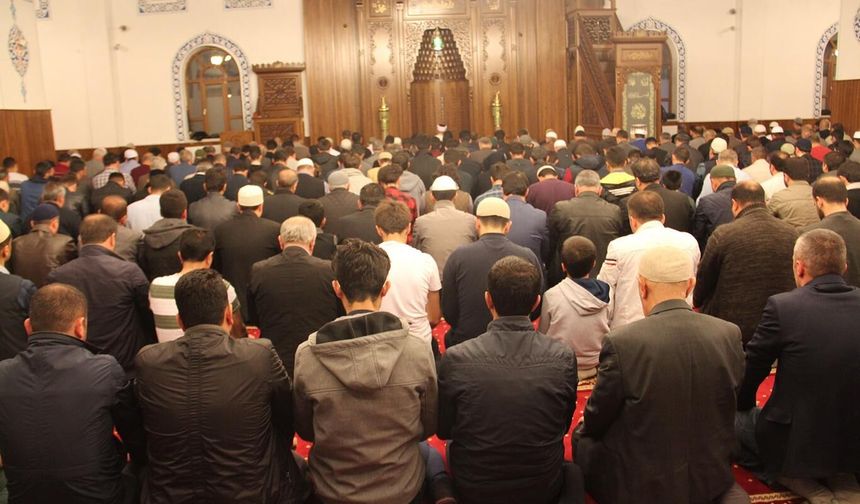 Van’da bayram namazı saati belli oldu